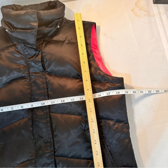Isaac Mizrahi Vest Womens size Small Black Puffer Sleeveless Snap Front Layer - Picture 7 of 8